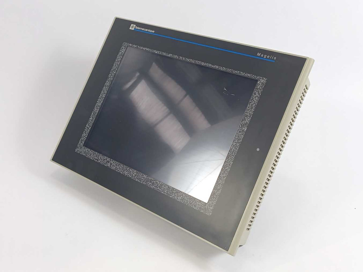 TELEMECANIQUE XBTG5330 MAGELIS 10.4" Touchscreen Operator Interface