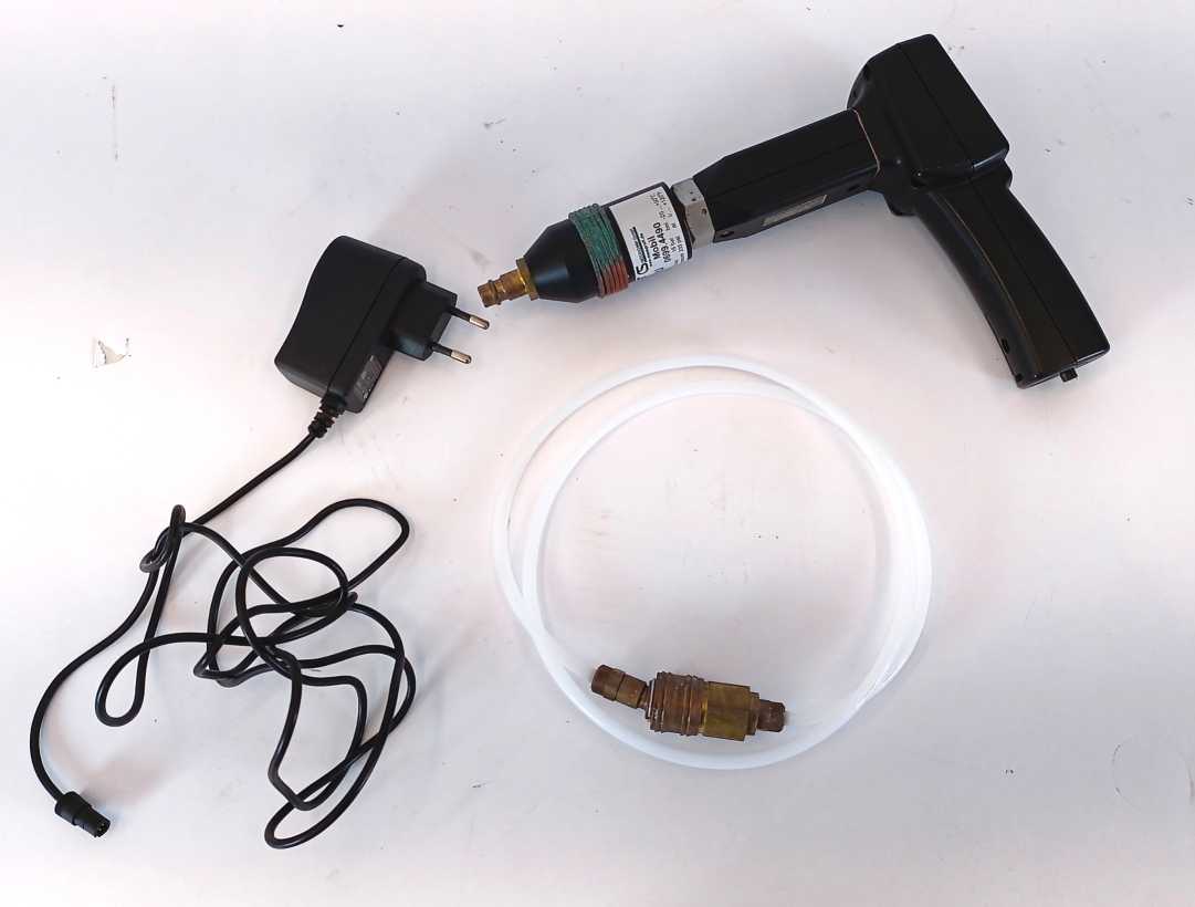 Messtechnik GmbH DP-300 Portable dew point measurement instrument