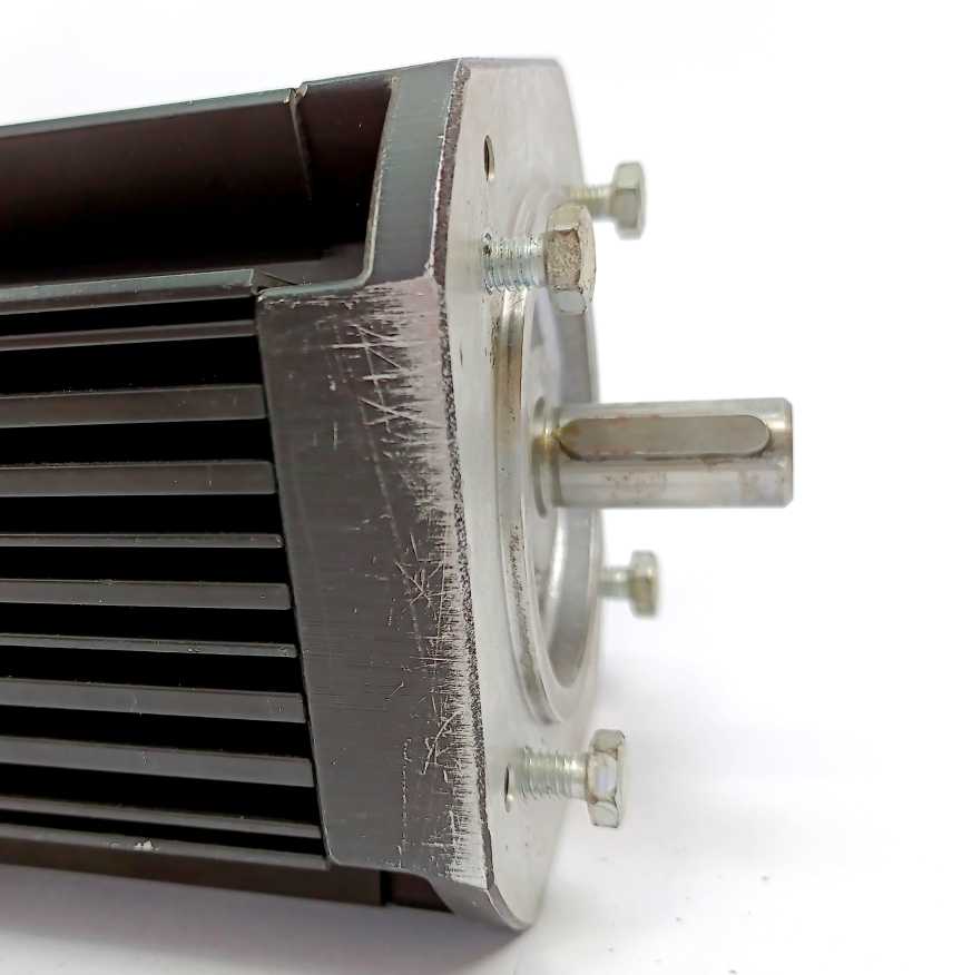 LENZE MDSKABS056-22 3~ AC Async Servo Motor