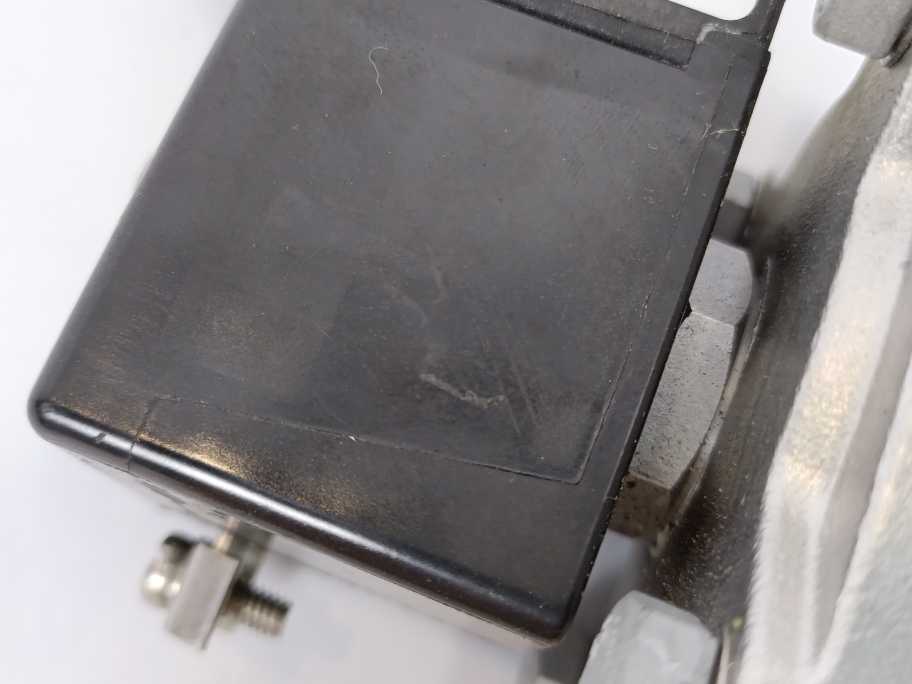 Parker 495905C2 LUCIFER Solenoid Coil w. 221G6136 Valve