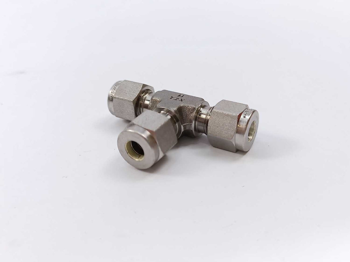 Swagelok M-400-3 Tube Fitting, Union Tee, 1/4 in. Batch of 10 pcs.