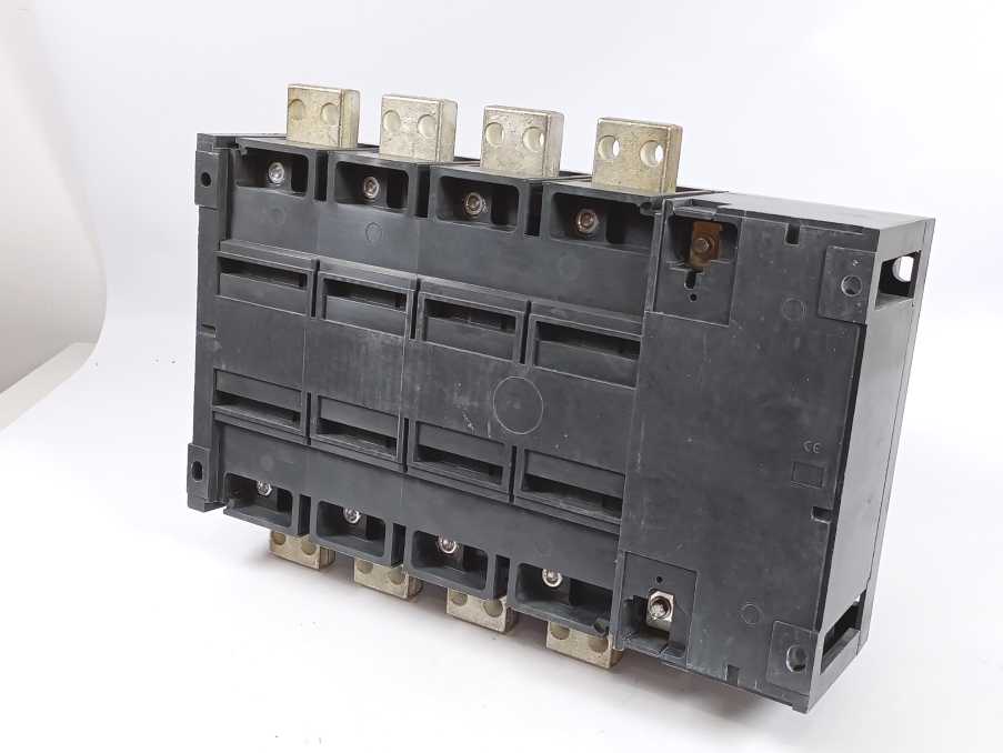Schneider Electric 31331 INS800 4P 800 A-Switch Disconnector
