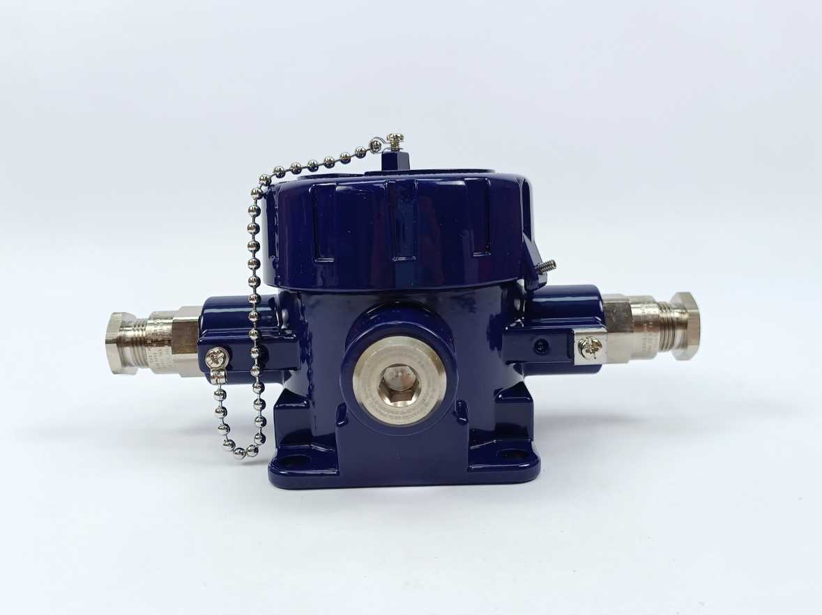 WIKA 14596760 TIF11-I Field Case w/ T32.1S.0IS Temperature Transmitter