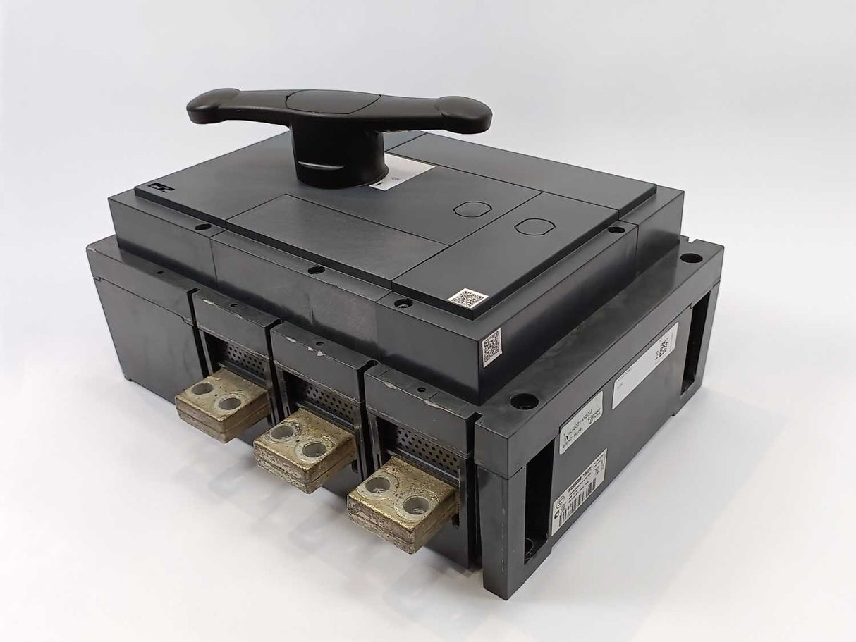 Schneider Electric 31332 INS1000 3P, Switch Disconnector, only used for test