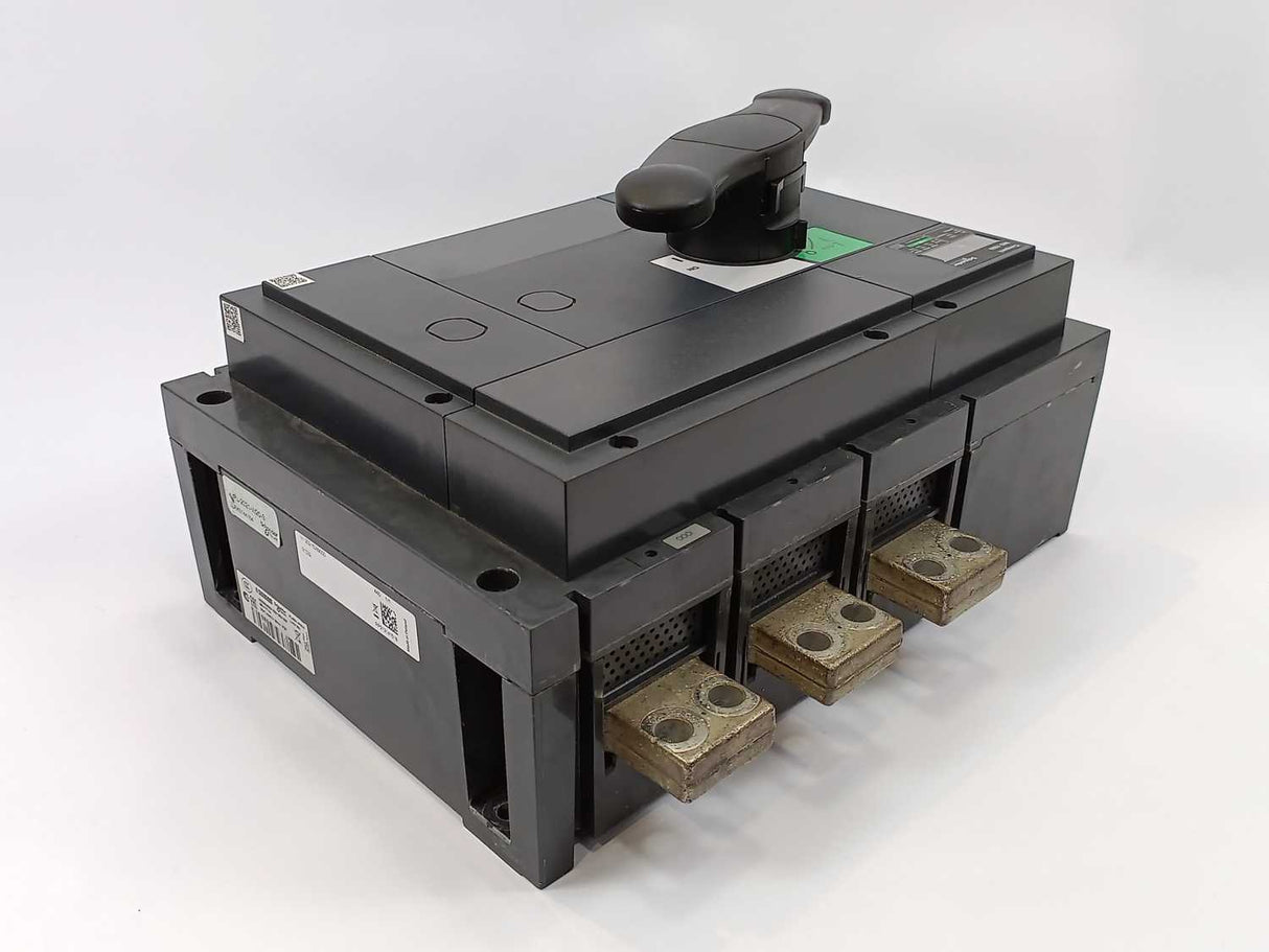 Schneider Electric 31332 INS1000 3P, Switch Disconnector, only used for test