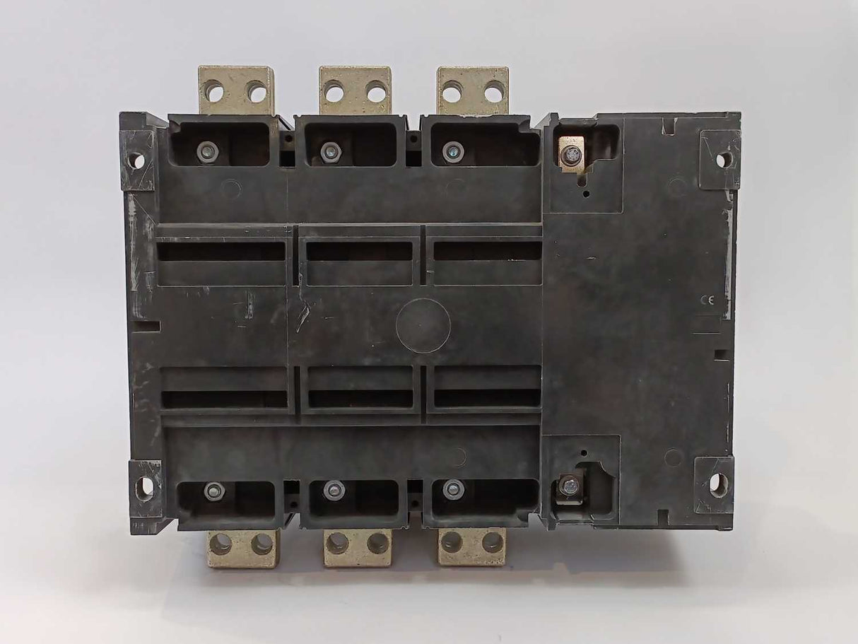 Schneider Electric 31332 INS1000 3P, Switch Disconnector, only used for test