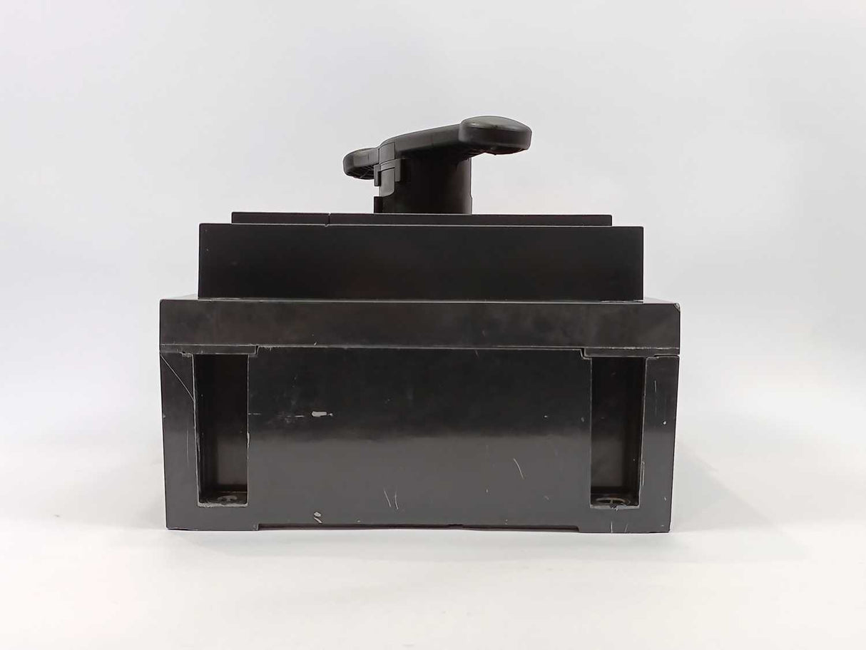 Schneider Electric 31332 INS1000 3P, Switch Disconnector, only used for test