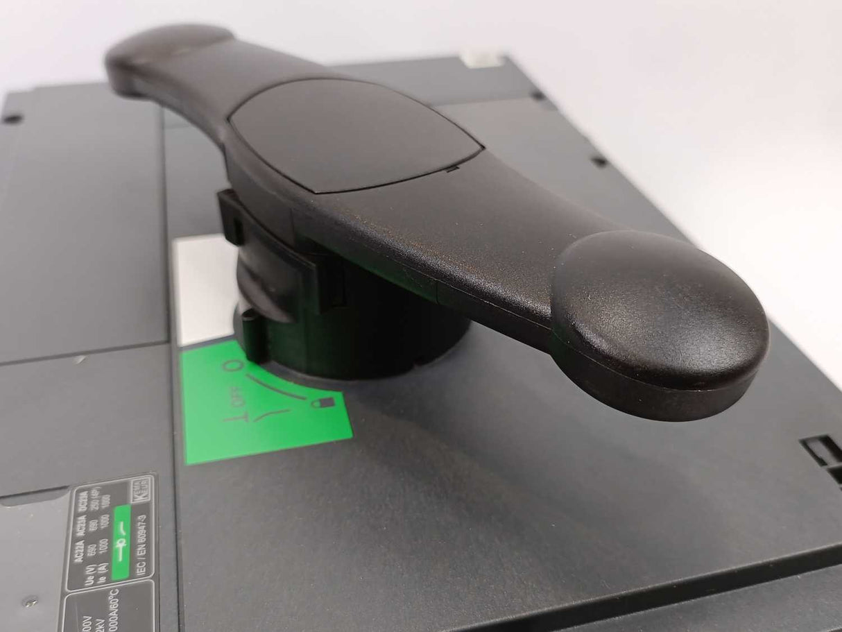 Schneider Electric 31332 INS1000 3P, Switch Disconnector, only used for test