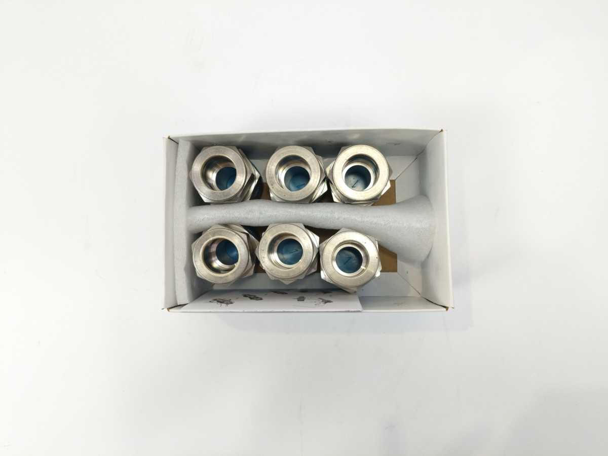 Swagelok SS-20M0-1-16 Male Connector 20mm Tube OD x1 in.