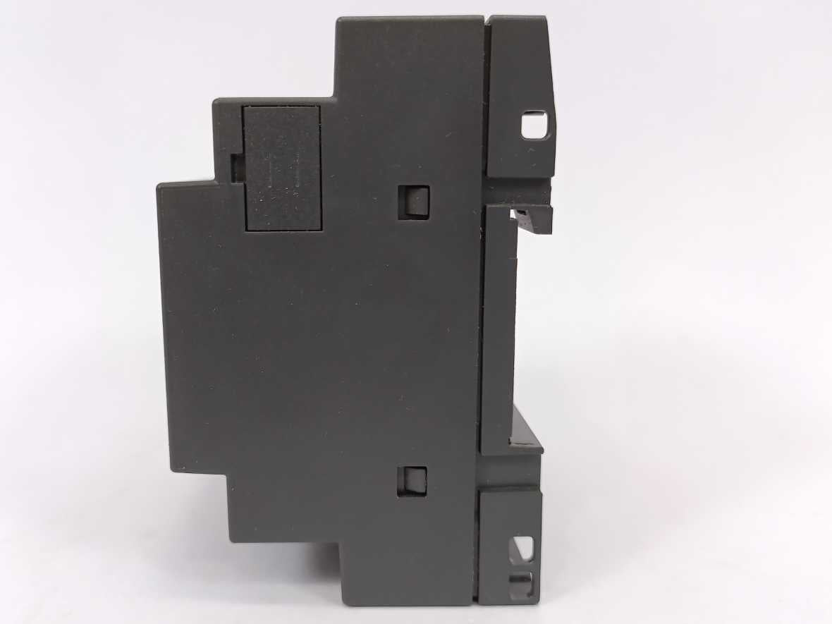 Siemens 6ED1055-1CB10-0BA0 Digital I/O Module