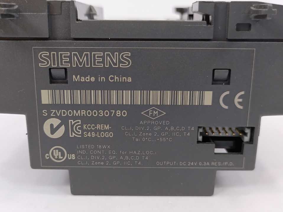 Siemens 6ED1055-1CB10-0BA0 Digital I/O Module