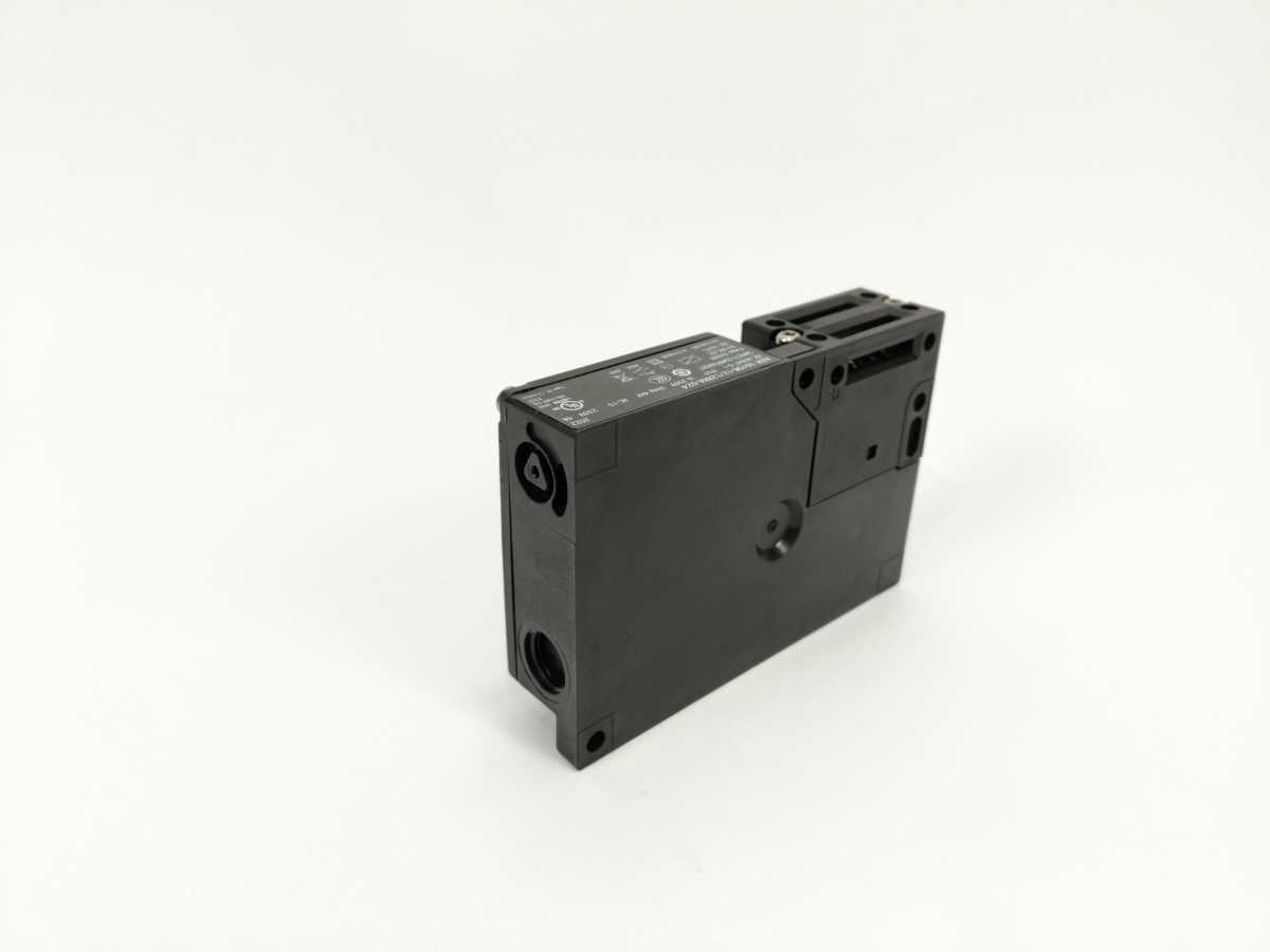 Schmersal AZM 161SK-12/12RKA-024 Safety Interlock Switch