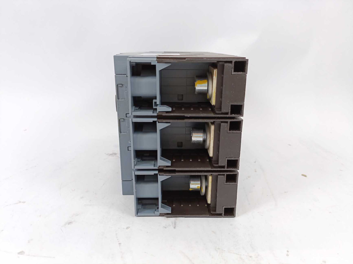 Siemens 3VA2440-5MN32-0AA0 SENTRON 3VA2 Molded , Mounted, not used