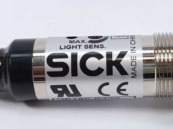 SICK 6008866 Photoelectric Sensors VS/VE180-P430 2pcs