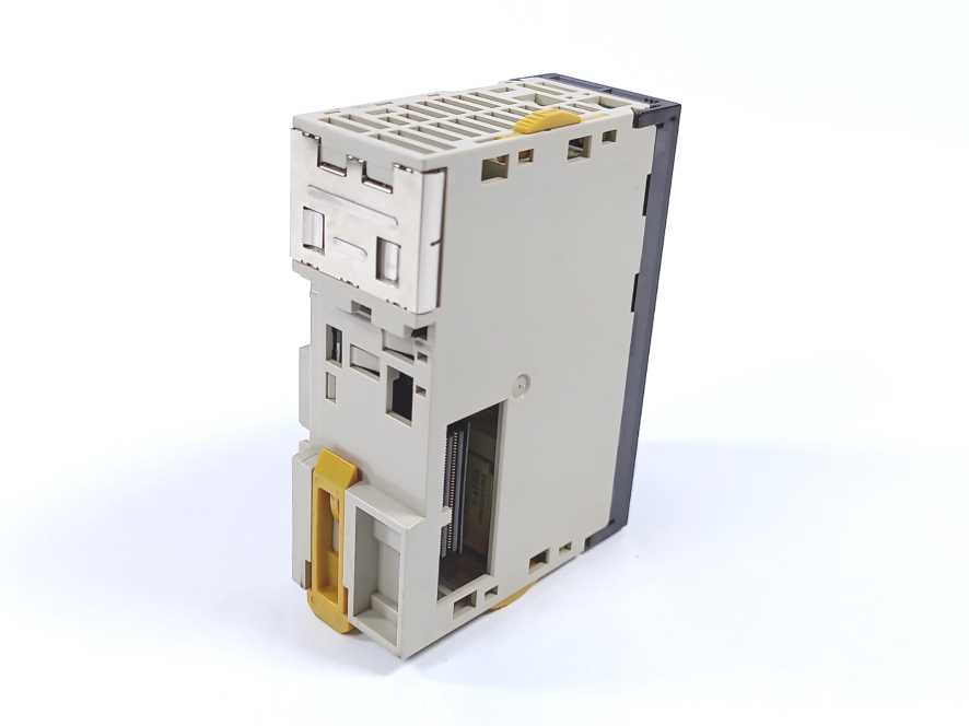 OMRON CJ1W-OC211 Output Unit 250 VAC/24 VDC