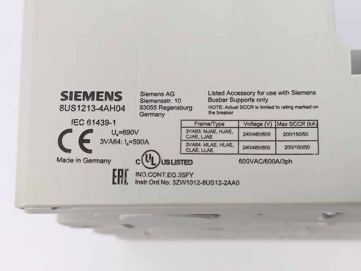 Siemens 8US1213-4AH04 3 Phase Busbar w/ Accessories