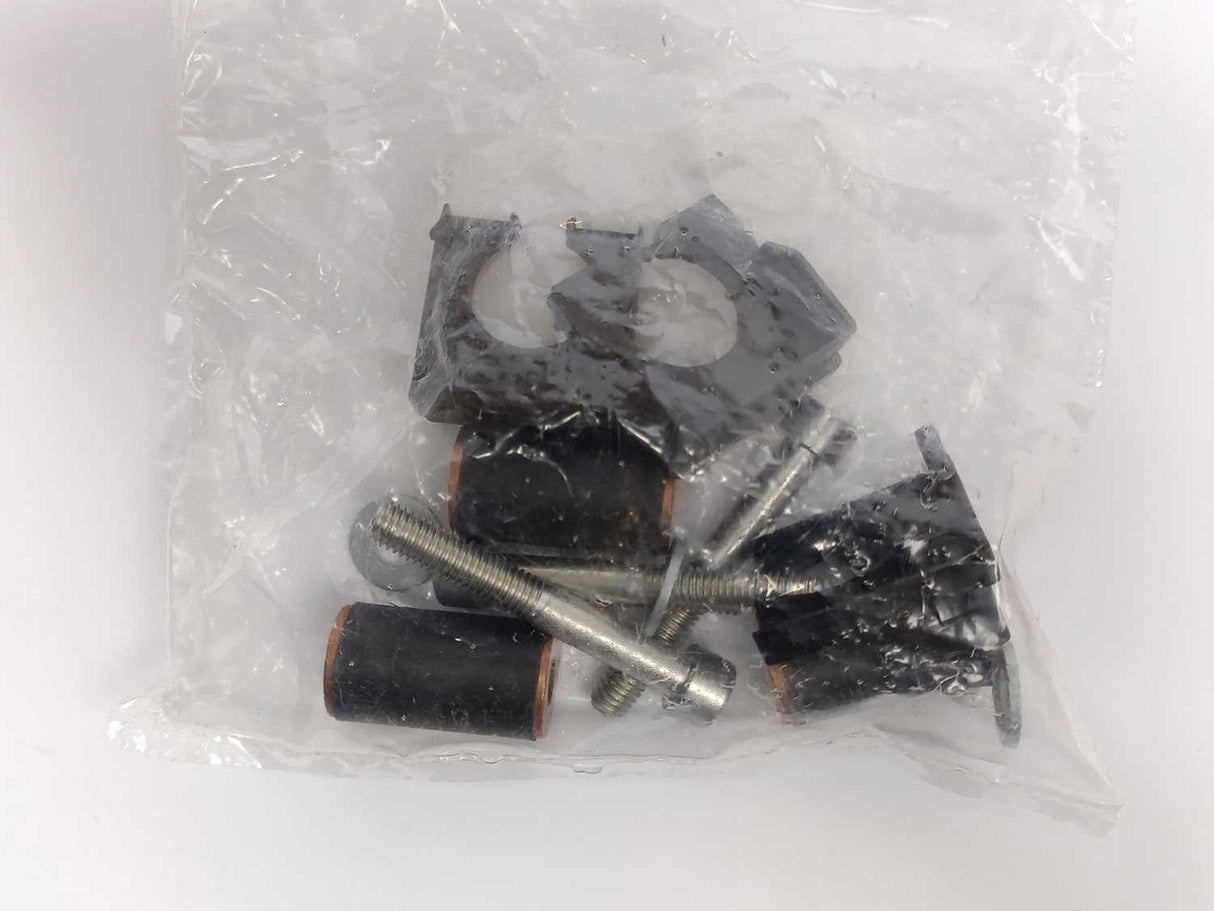 Siemens 8US1213-4AH04 3 Phase Busbar w/ Accessories