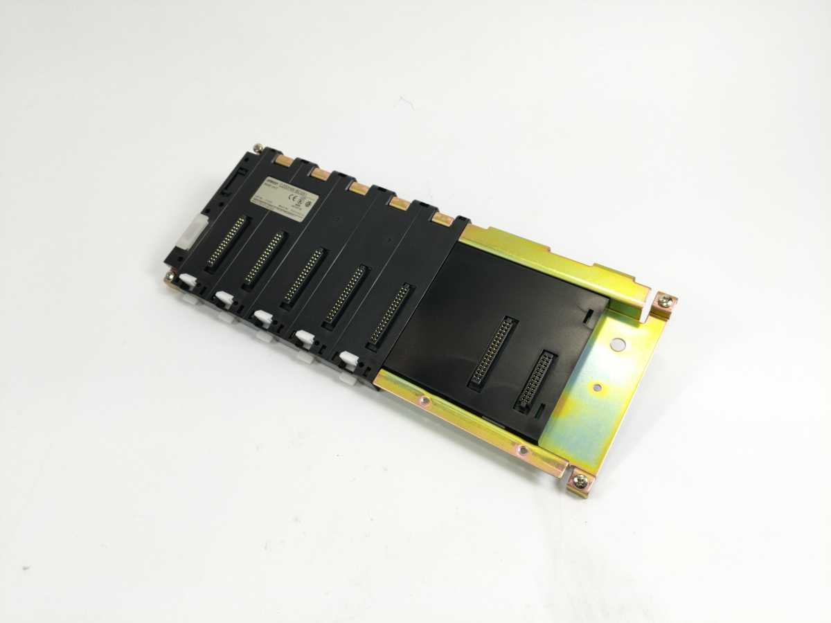 OMRON C200HW-BC051 Base Unit Backplane