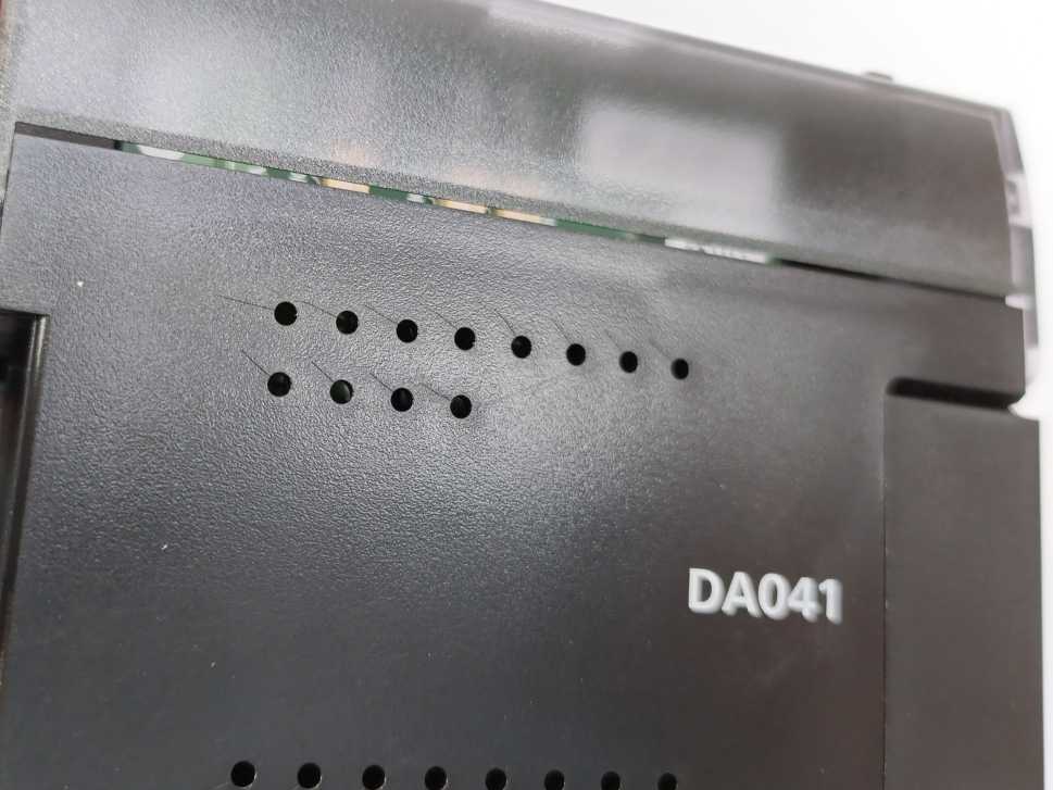 OMRON CP1W-DA041 PLC D/A Unit