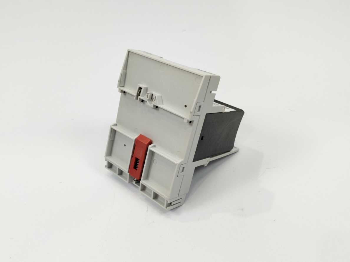 Centra Line / Honeywell CLIOL821A (XFL821A8) Analog Input Module & XS821-22