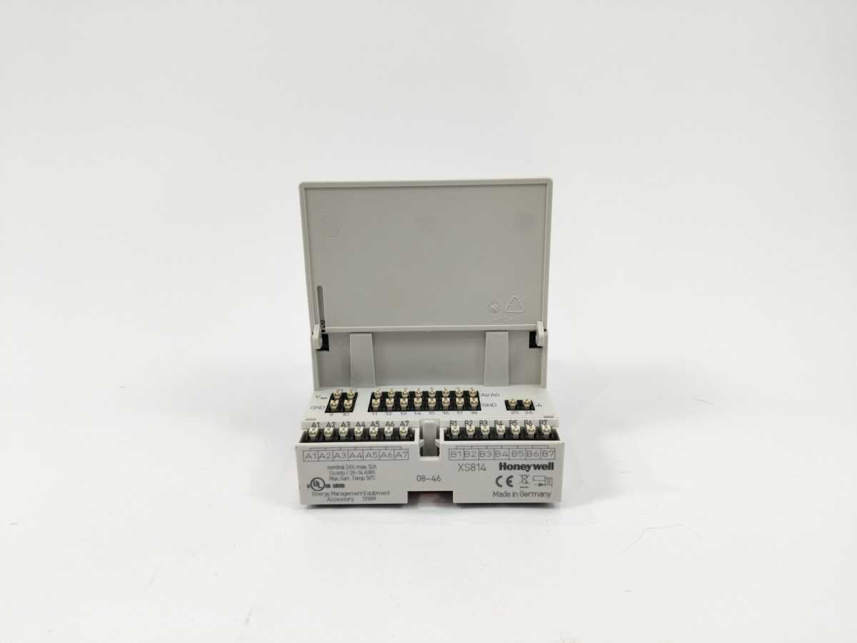 Centra Line / Honeywell CLIOL821A (XFL821A8) Analog Input Module & XS821-22