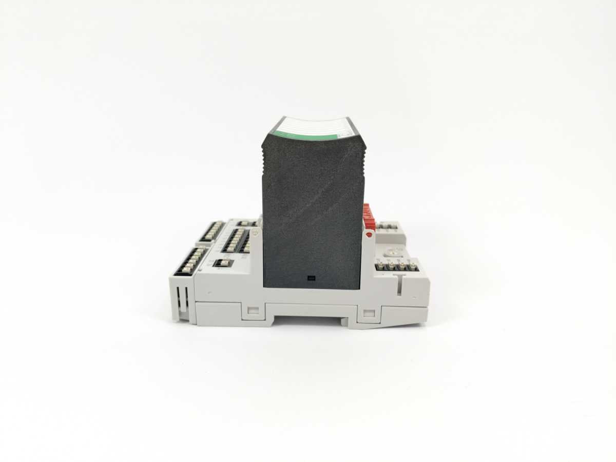 Centra Line / Honeywell CLIOL821A (XFL821A8) Analog Input Module & XS821-22