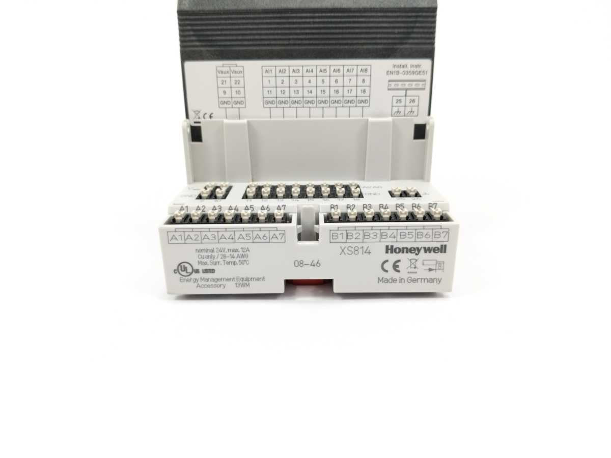 Centra Line / Honeywell CLIOL821A (XFL821A8) Analog Input Module & XS821-22