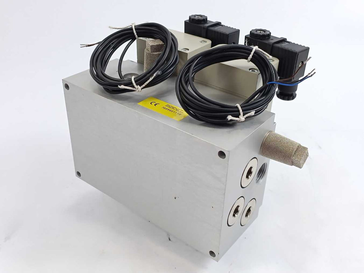 Metal Work 7059021110 W/ 2x ISO 5599 Size 3 Pneumatic Valve