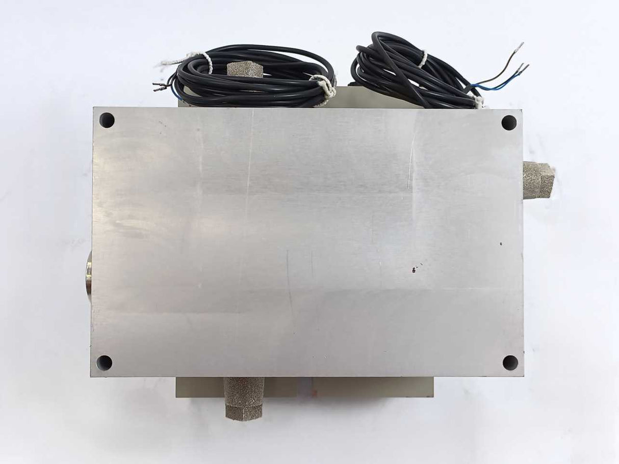 Metal Work 7059021110 W/ 2x ISO 5599 Size 3 Pneumatic Valve
