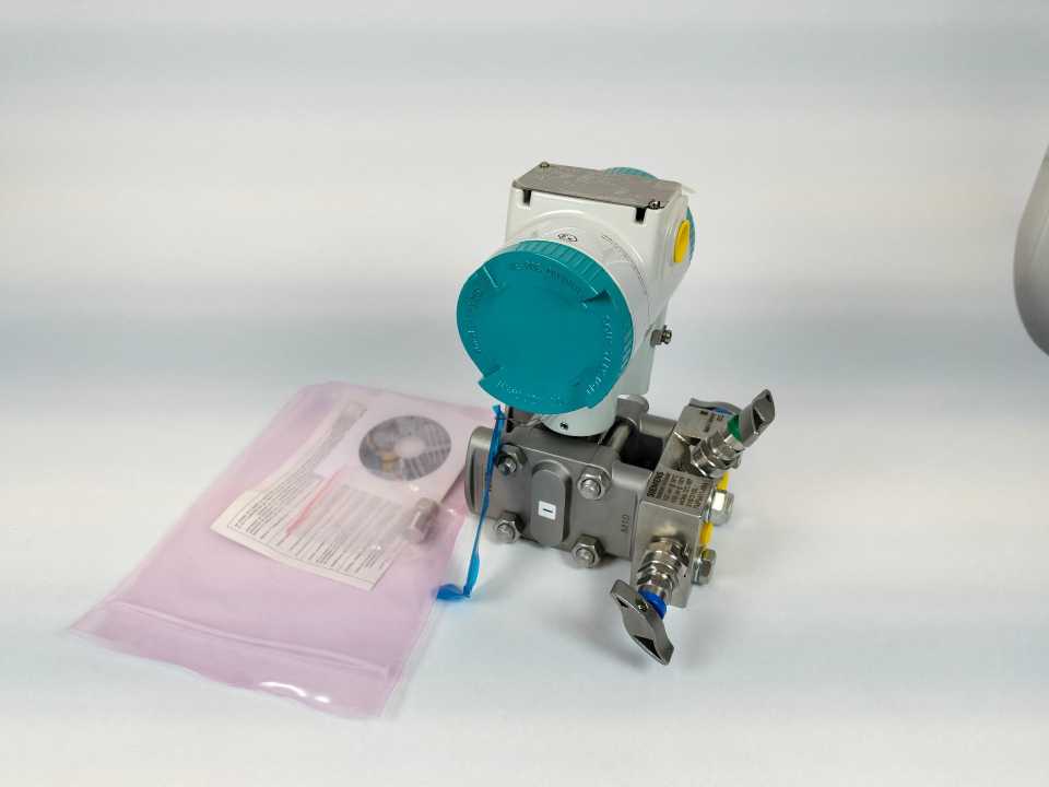 Siemens 7MF03401BM015BF1-Z SITRANS P320 Pressure Transmitter