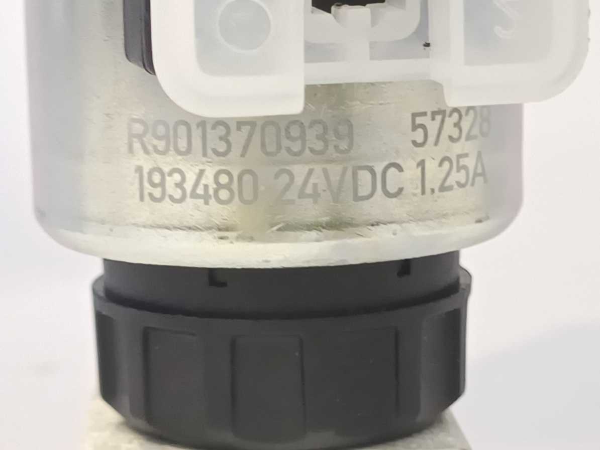 Bosch Rexroth R901186696 4WE 6 L42B62/EG24K4QM0G24/ZV Directional Spool Valve