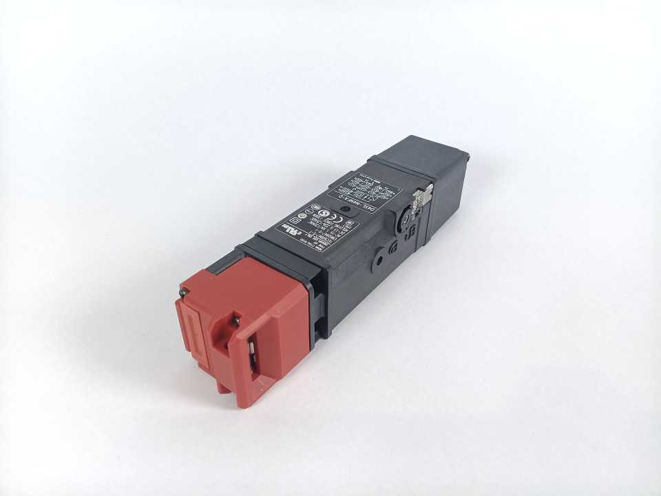 OMRON D4SL-N4NFA-D Guard Lock Safety Door Switch