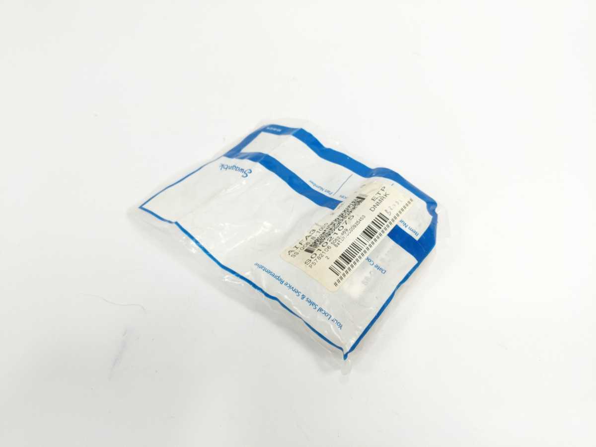 Swagelok SS-QC6-B-10M0 5062-469 0.5 Cv, 10mm Tube Fitting 2pcs.