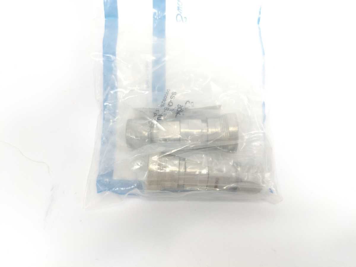 Swagelok SS-QC6-B-10M0 5062-469 0.5 Cv, 10mm Tube Fitting 2pcs.