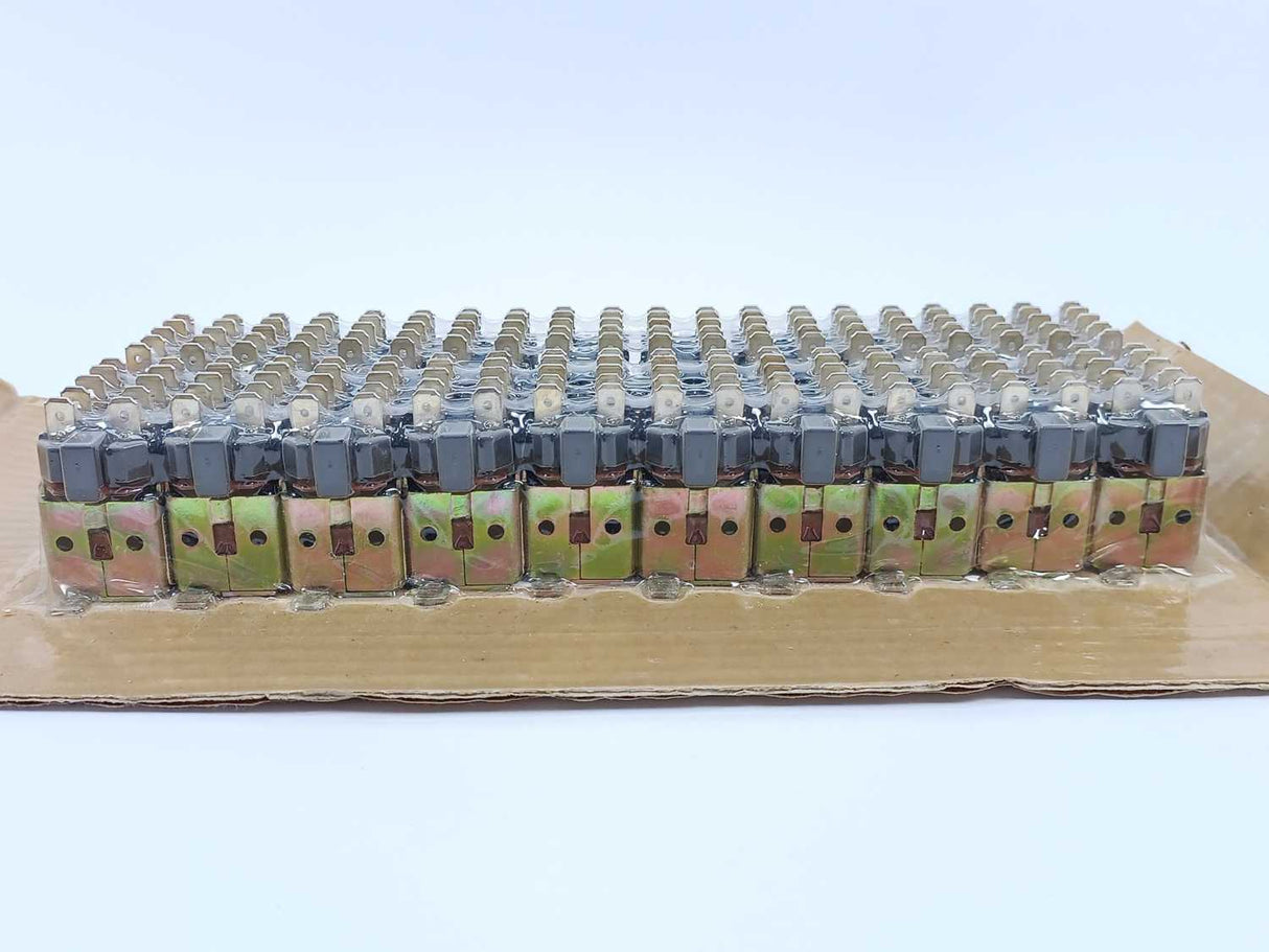 Siemens 3TG2120-0J Small Flat Plug Safety Device Batch 20 pcs.