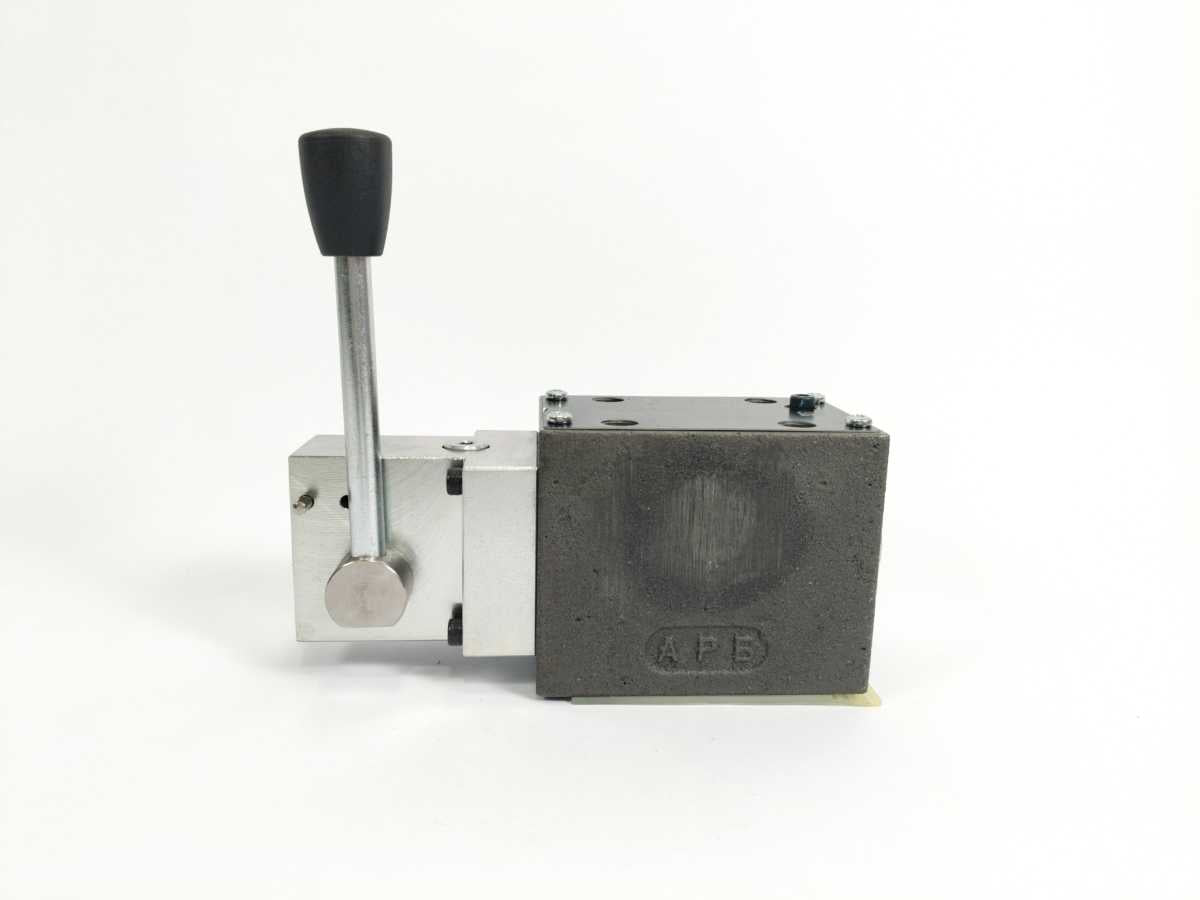 POCLAIN Hydraulics KV-4/3-5KO-10-R2 CETOP 5 Lever Valve