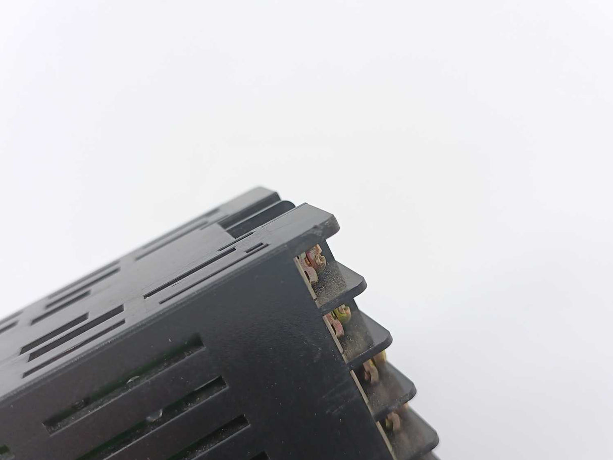 OMRON E5EK-AA2-500 Digital Controller