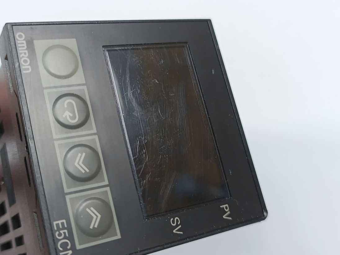 OMRON E5CN-C2MTC-500 Temperature Controller