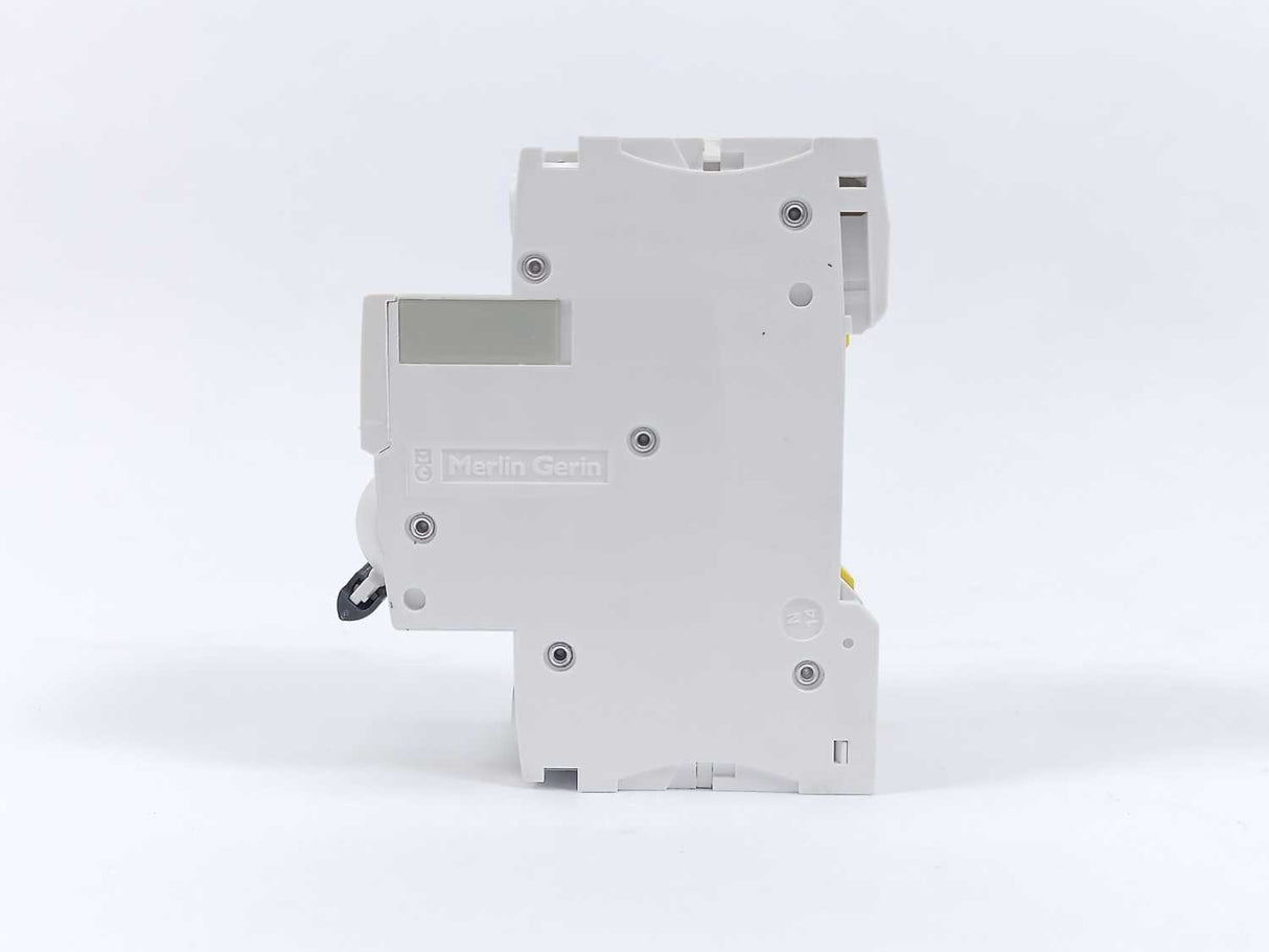 Schneider Electric A9F07225 Miniature Circuit Breaker Batch 6 Pcs.