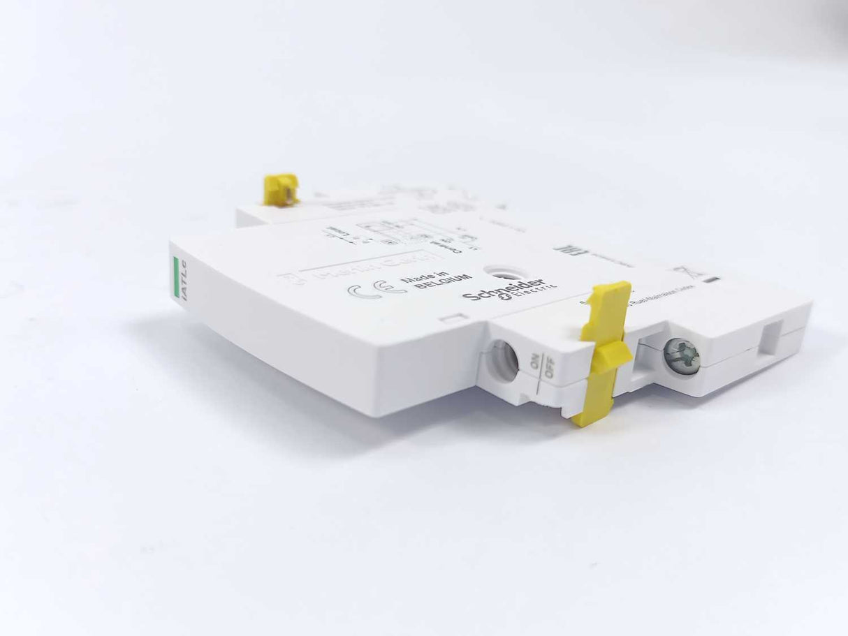 Schneider Electric A9C15404 Centralized Control Auxiliary Batch 9 Pcs.