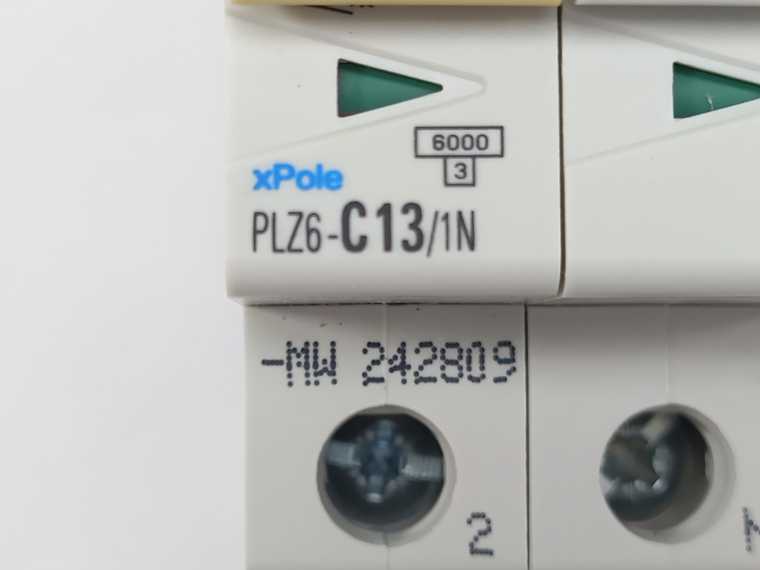 Eaton 242809 Over Current Switch PLZ6-C13/1N-MW Batch 5 Pcs.