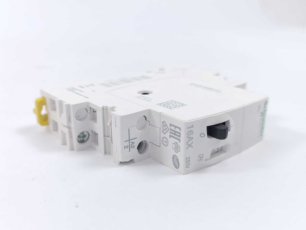 Schneider Electric A9C30211 Impulse Relay 1P 16AX 250V Batch 10pcs.