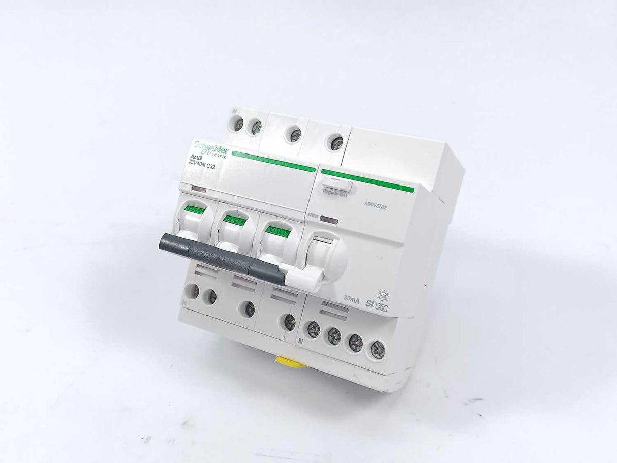 Schneider Electric A9DF3732 RCCB W/ Overcurrent Protection (RCBO) ACTI 9 iCV40N