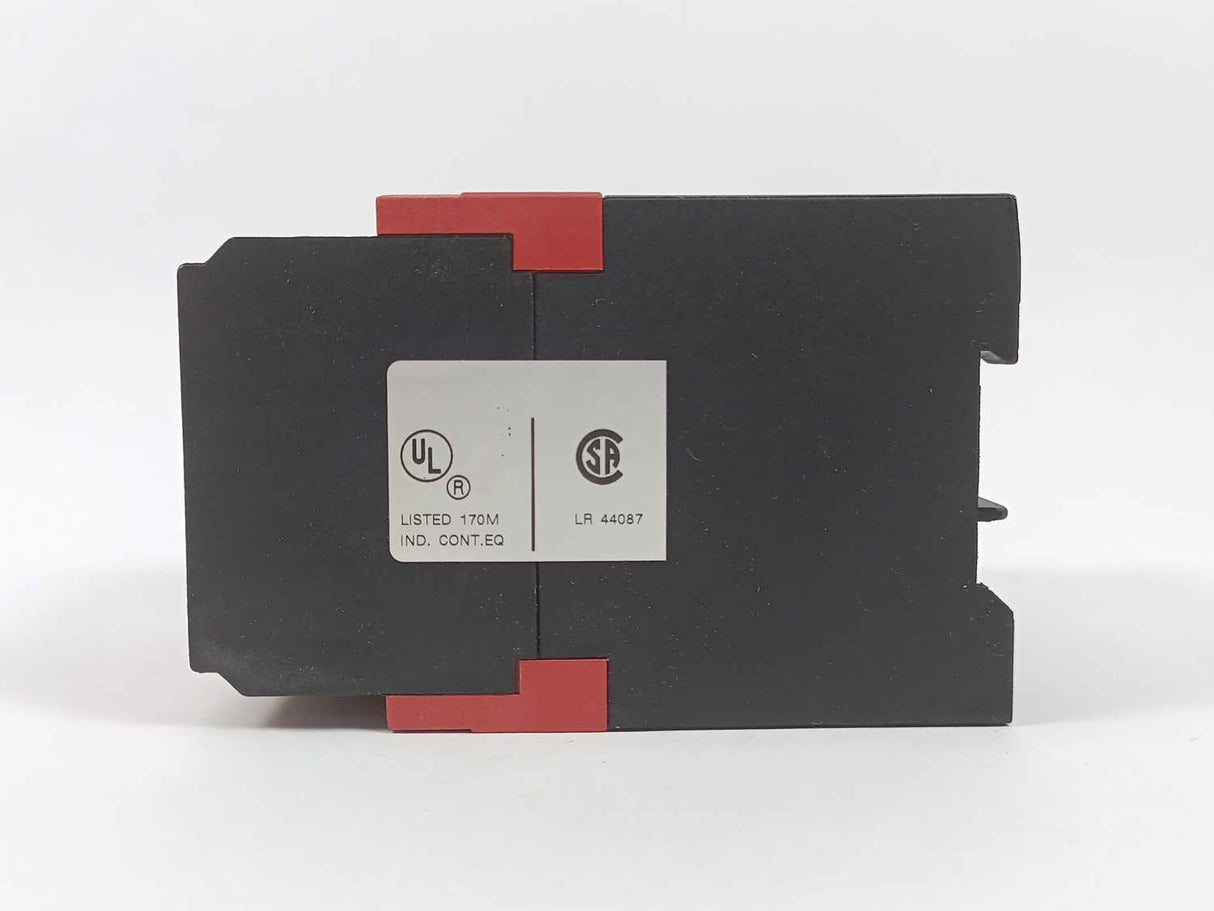 Schneider / Telemecanique XPSFB3711 XPS-FB Limit Switches, 230VAC, 50Hz