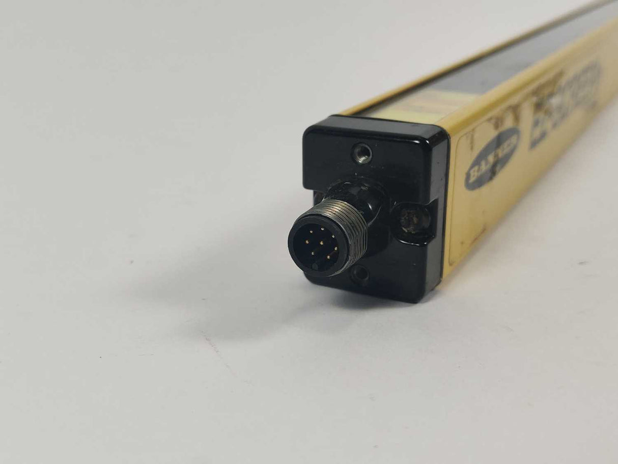 Banner Engineering 73525 & 73555 LS2E30-300Q8 Emitter & LS2LR30-300Q8 Receiver