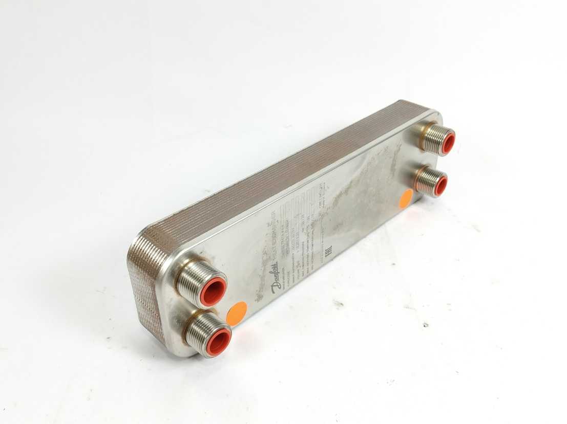 Danfoss IHPT+XB 06H-1-26 Temperature Controller and Heat Exchanger