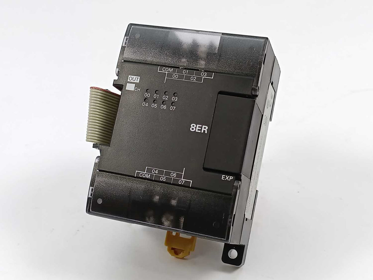 OMRON CP1W-8ER I/O expansion unit, 8 x relay outputs 2 A