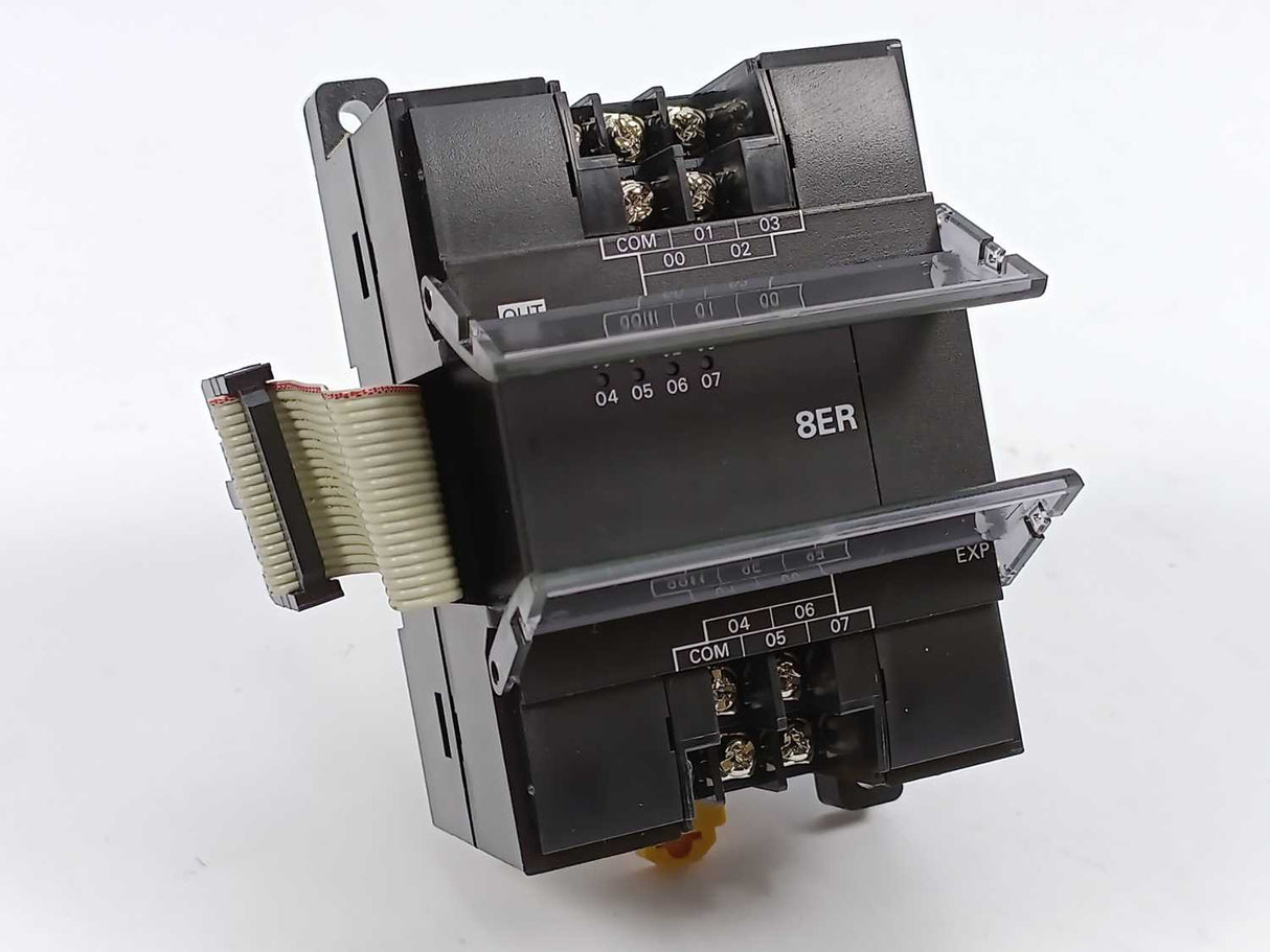 OMRON CP1W-8ER I/O expansion unit, 8 x relay outputs 2 A