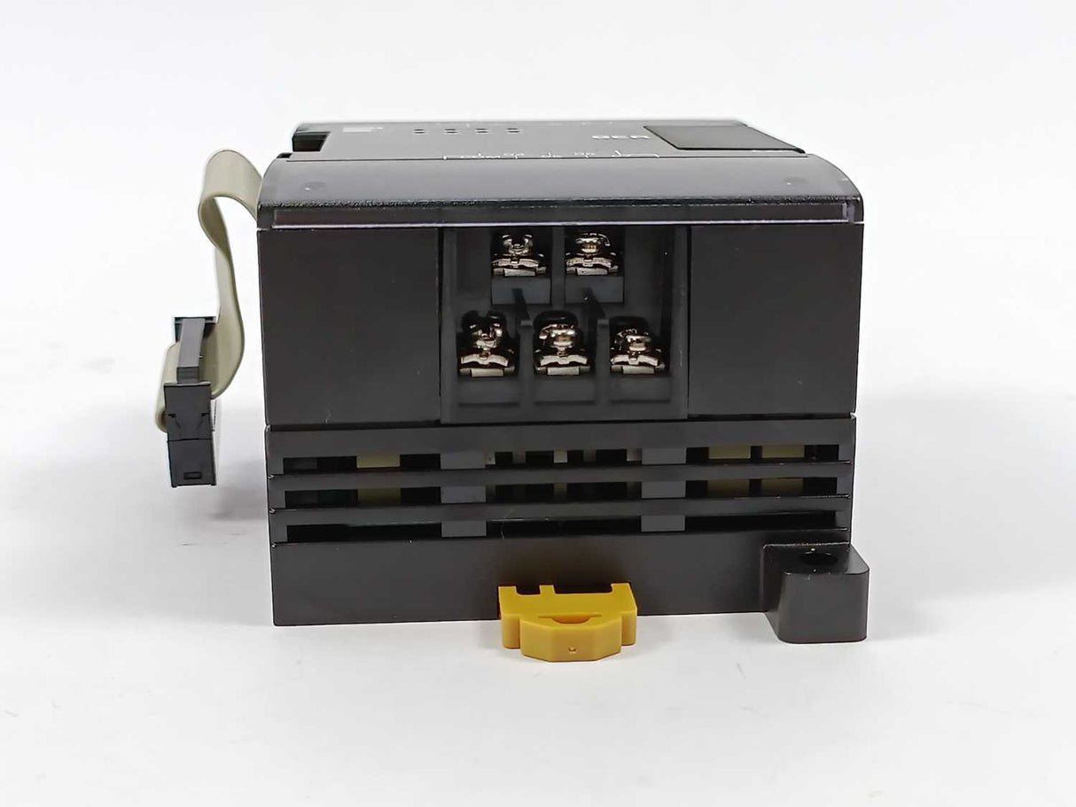 OMRON CP1W-8ER I/O expansion unit, 8 x relay outputs 2 A