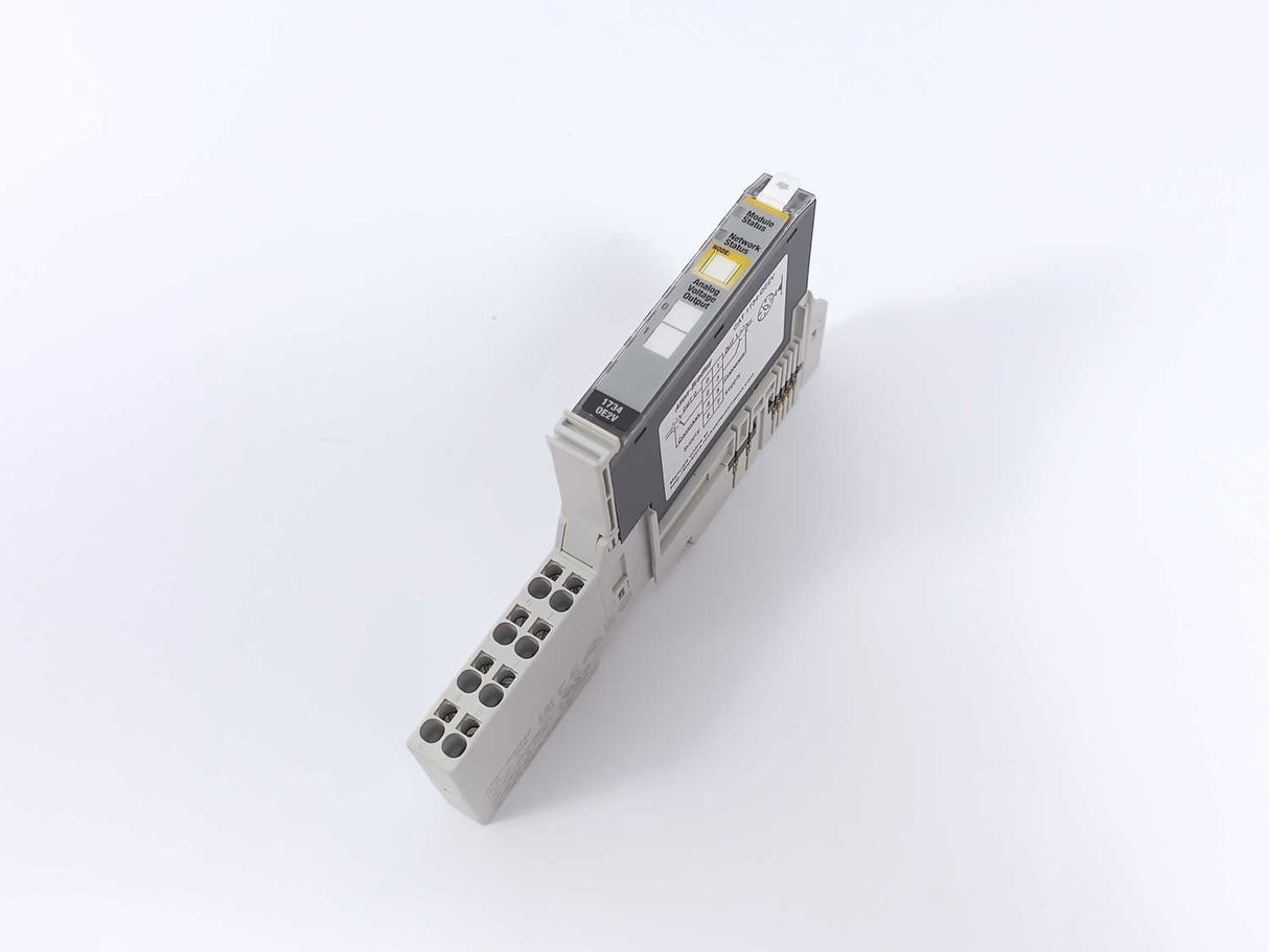 AB 1734-OE2V Ser. C, FW 3.008 POINT I/O 2 Point Analog Output Module w/ 1734-TOP